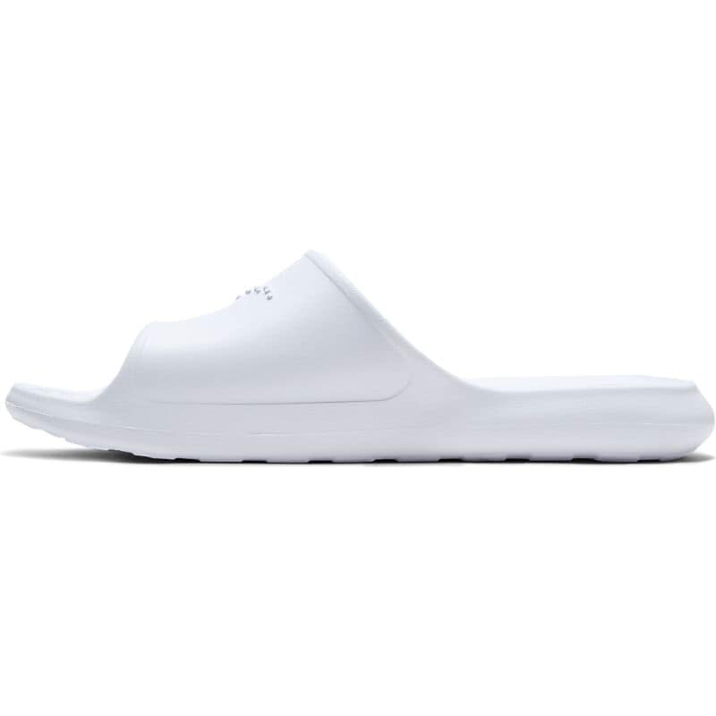NIKE W Victori One på