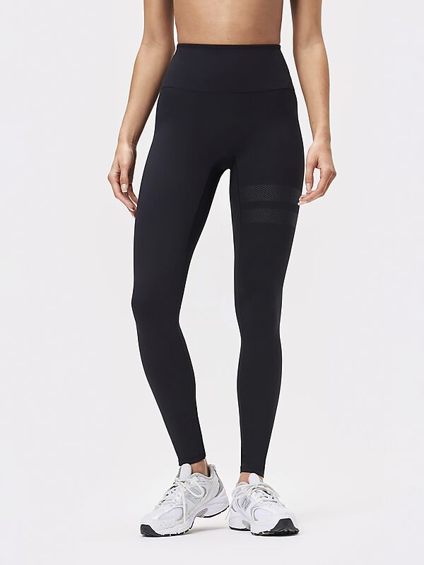 STRONGER The Signature One Leggings på