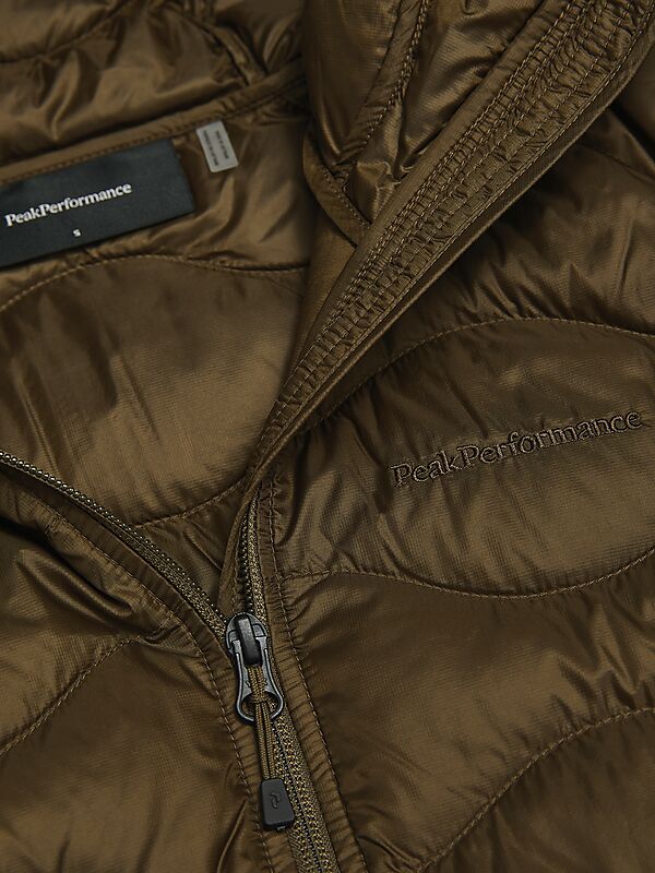 PEAK PERFORMANCE W Helium Down Parka på