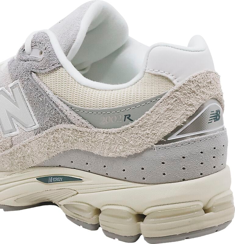 NEW BALANCE U 2002 på