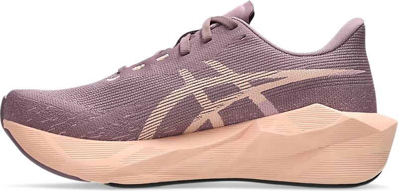ASICS W NOVABLAST 6 på
