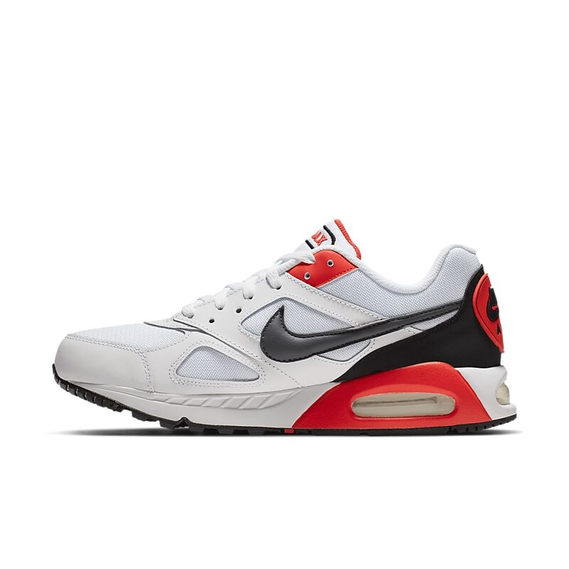 NIKE M Air Max Ivo på