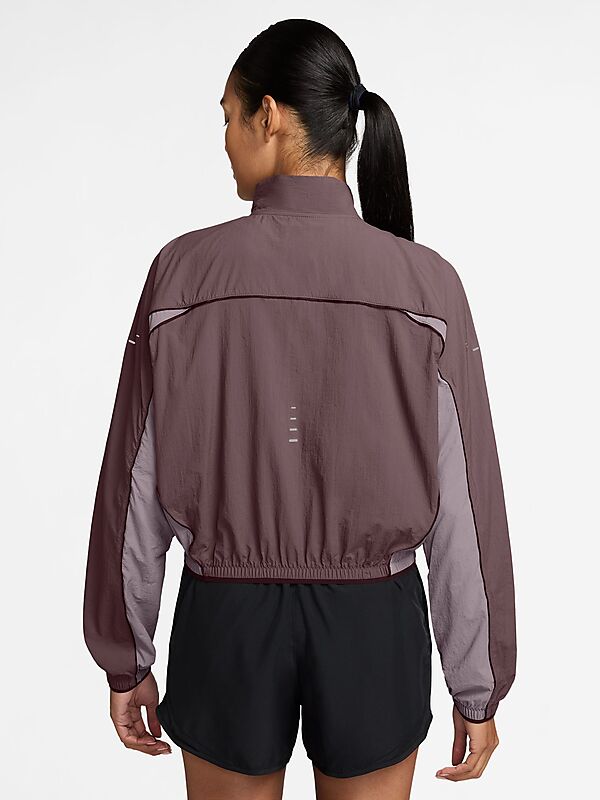 NIKE W SWIFT UV REPEL JACKET NV på