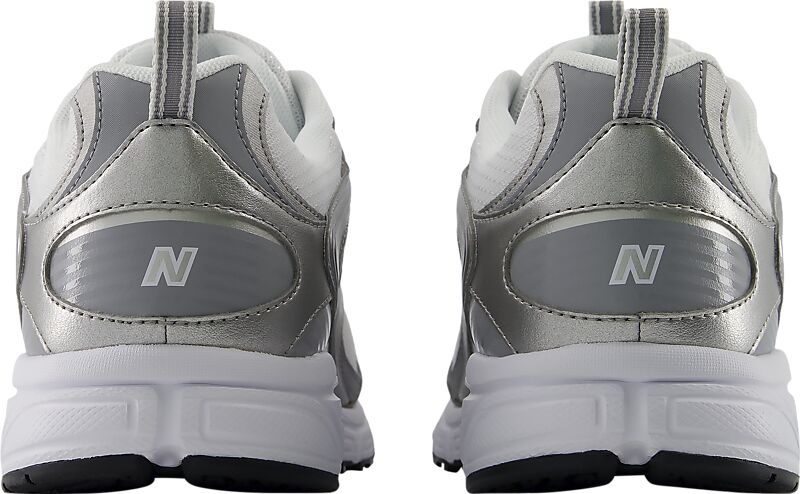 NEW BALANCE U 408 på