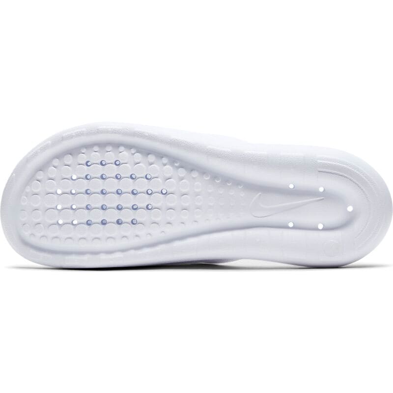 NIKE W Victori One på