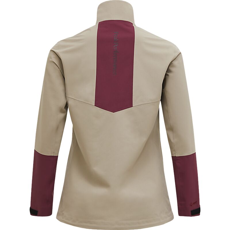 PEAK PERFORMANCE W 2.5L Jacket på