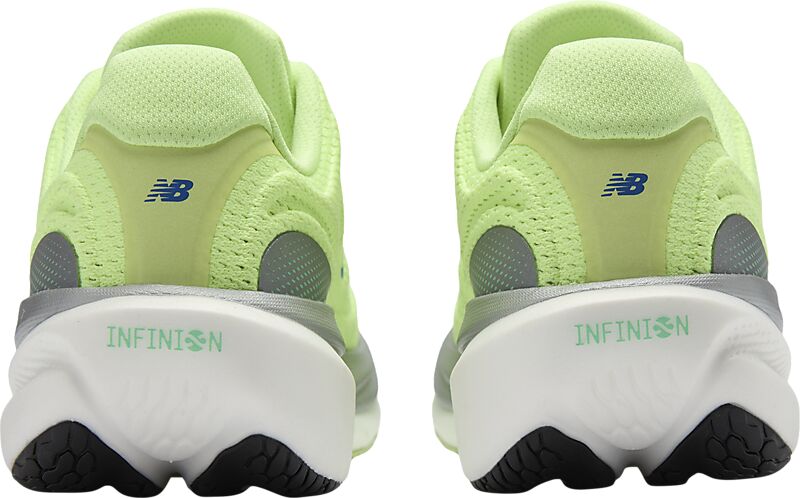 NEW BALANCE W 1080 V15 på