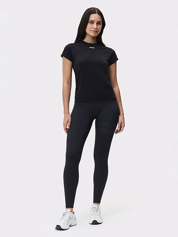 STRONGER SEAMLESS PERFORMANCE T-SHIRT på