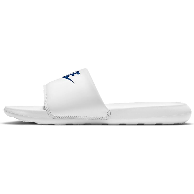 NIKE M Victori One på