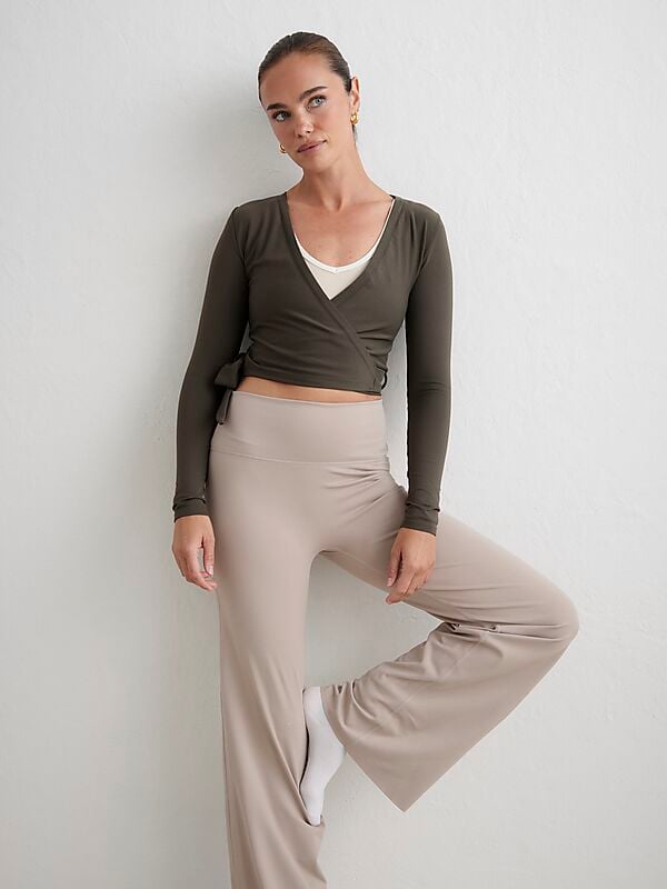 AIM´N Shape Seamless Wrap Long Sleeve på