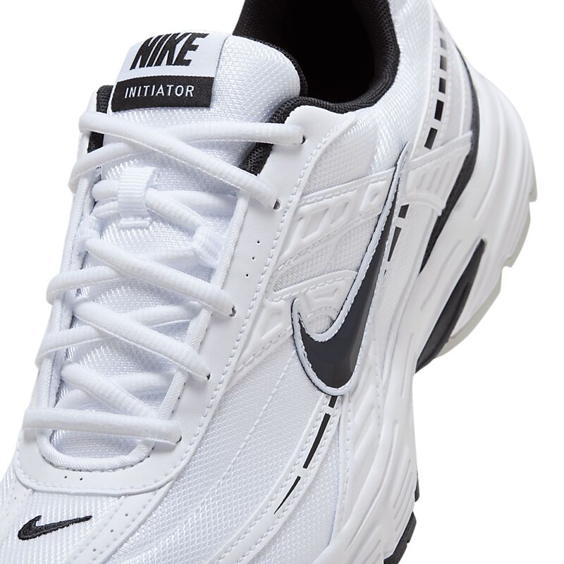 NIKE M Initiator på