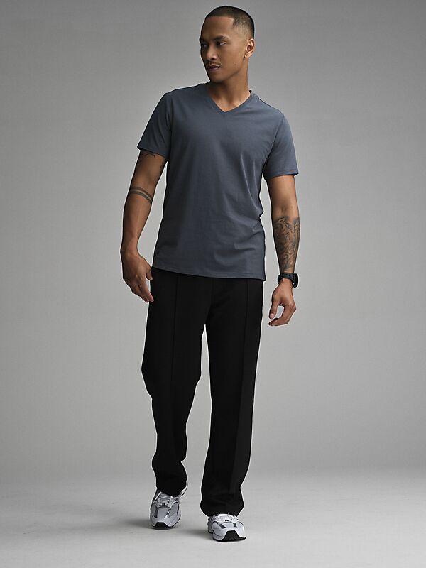 SOC M SLIM FIT V-NECK TEE på