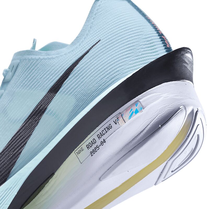 NIKE W Zoomx Vaporfly Next% 4 på
