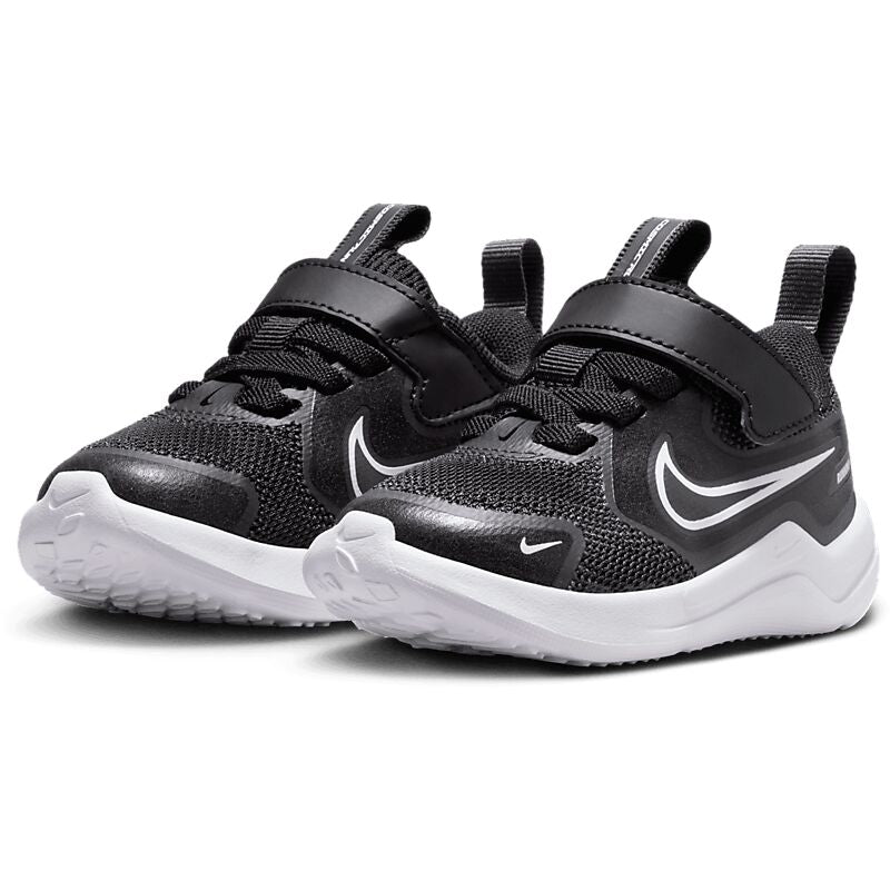 NIKE K Cosmic Runner på