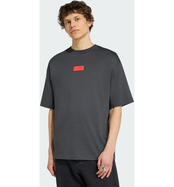 ADIDAS Adidas Audi Revolut F1 Team Elevated Graphic I T-shirt på