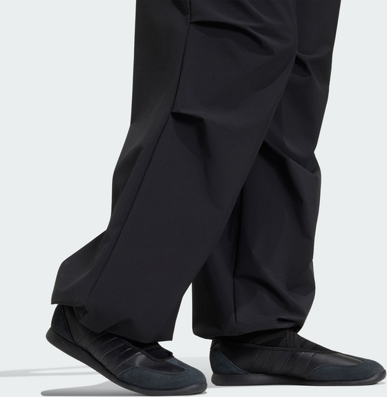 ADIDAS Adidas City Tech Woven Parachute Byxor på