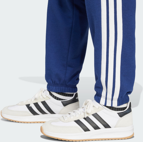 ADIDAS Adidas Essentials 3-stripes French Terry-byxor Med Mudd på