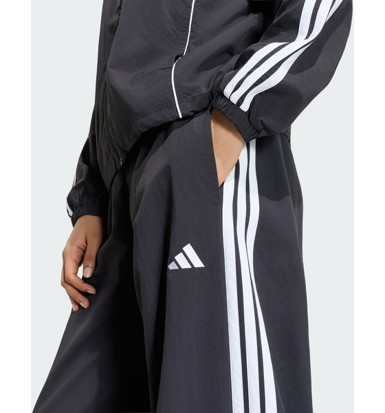ADIDAS Adidas Iconic Woven Träningsbyxor Med Vida Ben Och Dagsnören Nertill på