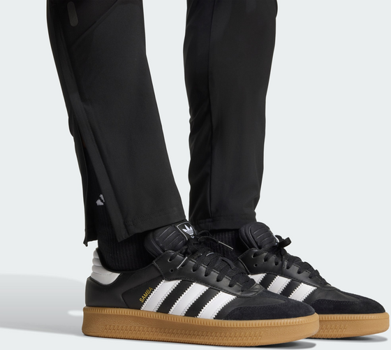 ADIDAS Adidas Manchester United Tiro 25 Competition Vis Tech Travel Pants på