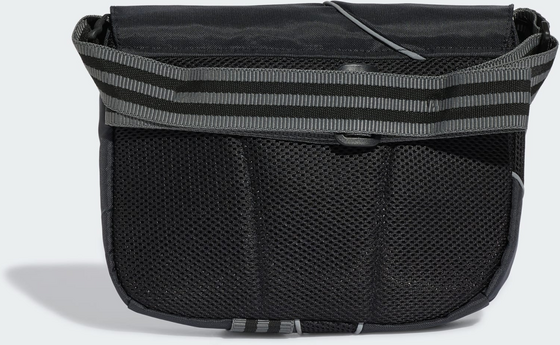 ADIDAS ORIGINALS Adidas Originals Cross Body Väska på