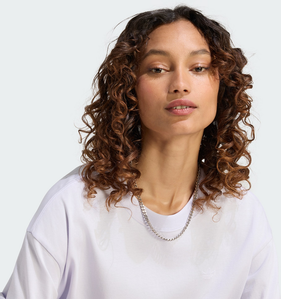 ADIDAS ORIGINALS Adidas Originals Essentials Boyfriend T-shirt på