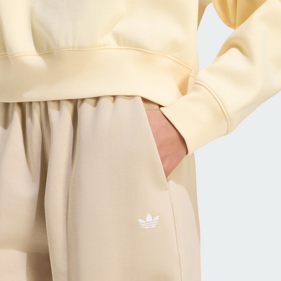 ADIDAS ORIGINALS Adidas Originals Essentials Loose Fleece Joggingbyxor på