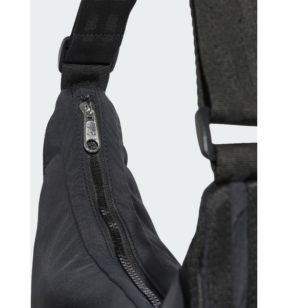 ADIDAS ORIGINALS Adidas Originals Everyday Icons Half Crescent Handväska på