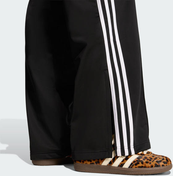 ADIDAS ORIGINALS Adidas Originals Firebird Loose Träningsbyxor på