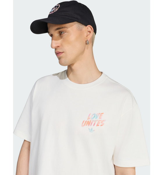 ADIDAS ORIGINALS Adidas Originals Love Unites Gfx T-shirt på