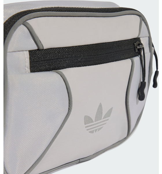 ADIDAS ORIGINALS Adidas Originals Small Airliner Väska på