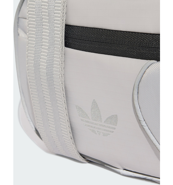 ADIDAS ORIGINALS Adidas Originals Small Airliner Väska på