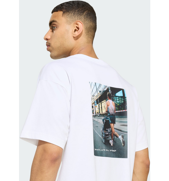 ADIDAS Adidas Runners We Are Different T-shirt Med Grafik på