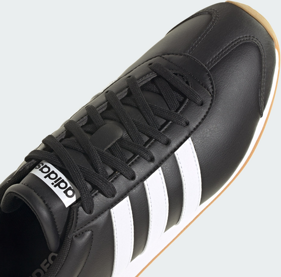 ADIDAS Adidas Runvista Skor på