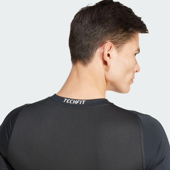 ADIDAS Adidas Techfit Compression Training T-shirt på
