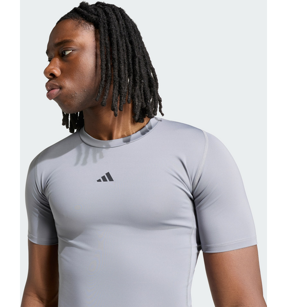 ADIDAS Adidas Techfit Compression Training T-shirt på