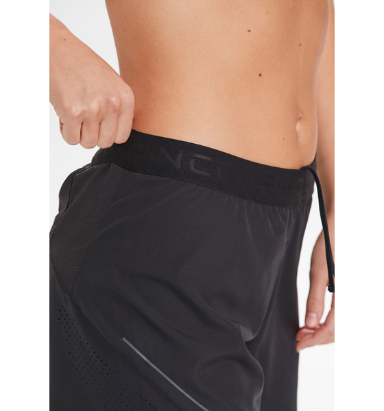 ENDURANCE Airy Shorts på