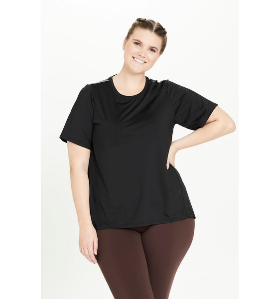 Q SPORTSWEAR Amarie T-shirt på