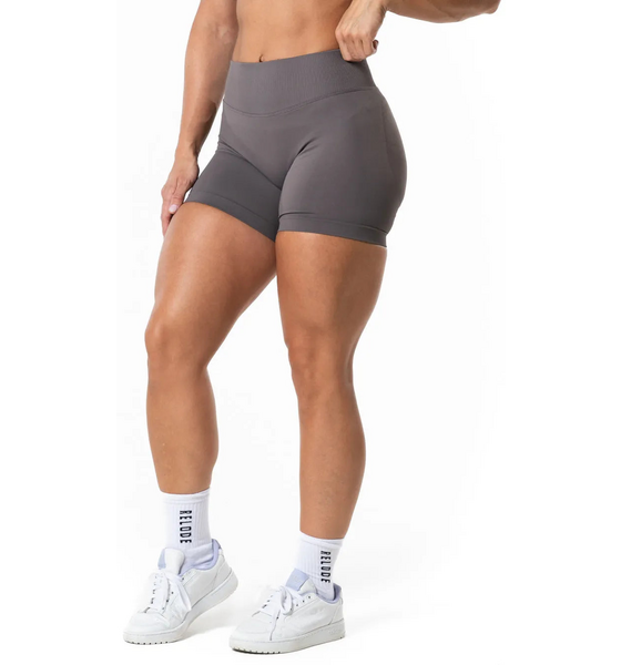 RELODE Aura Seamless Scrunch Shorts - Earth Grey på