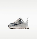NIKE Baby/toddler Shoes Vomero 5 på