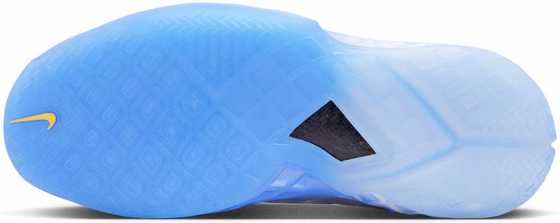 NIKE Big Kids' Basketball Shoes Kobe Iii på