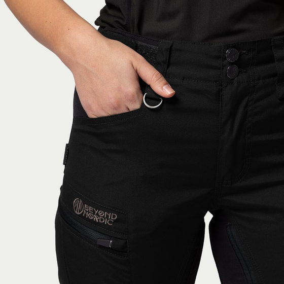 BEYOND NORDIC Bn005 Zip-off Outdoor Pants Women's på