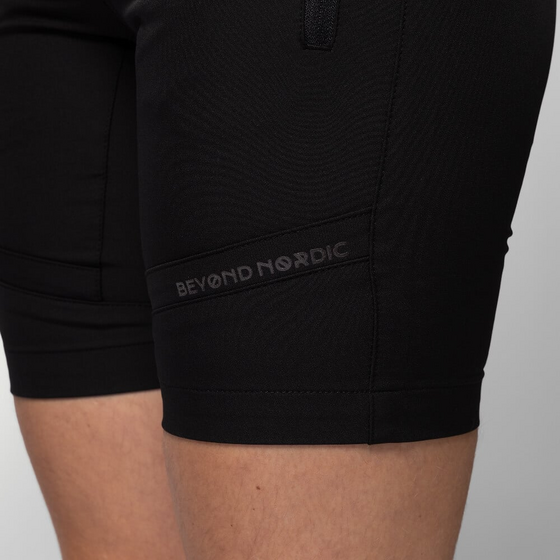 BEYOND NORDIC Bn013 Lightweight Flex Shorts Women's på