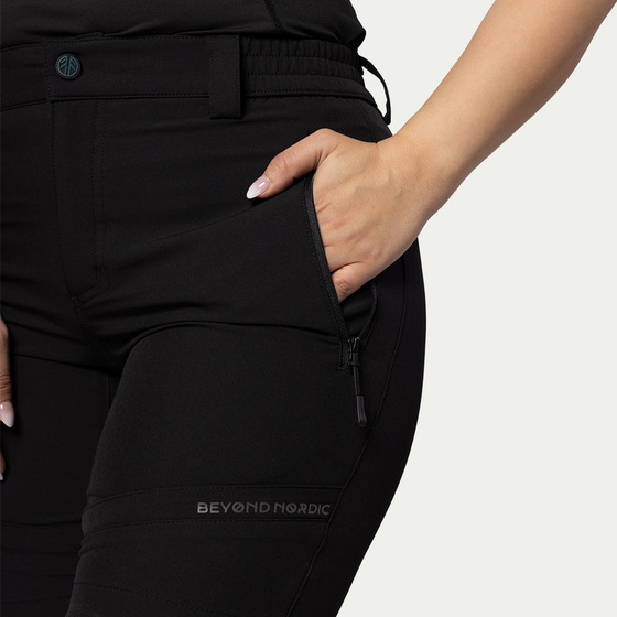 BEYOND NORDIC Bn013 Lightweight Flex Shorts Women's på