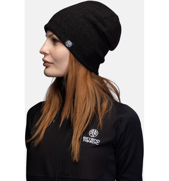 BEYOND NORDIC Bn212 Knitted Relaxed Beanie på