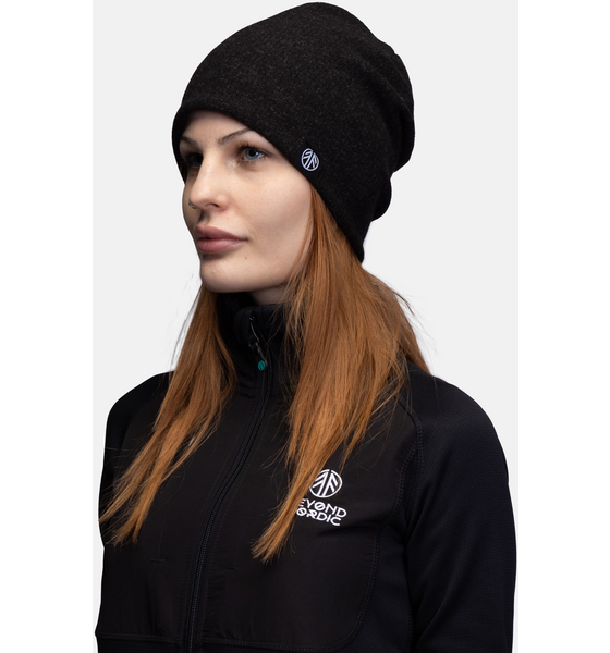 BEYOND NORDIC Bn212 Knitted Relaxed Beanie på