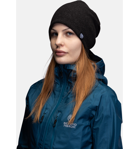 BEYOND NORDIC Bn212 Knitted Relaxed Beanie på