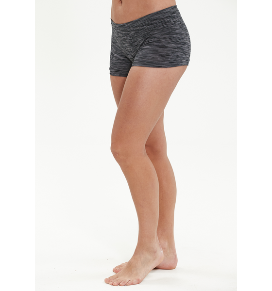 ENDURANCE Crina Shorts på