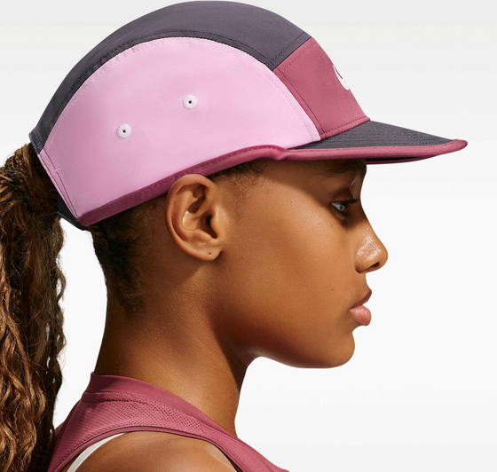 NIKE Dri-fit Unstructured Swoosh Cap Fly på