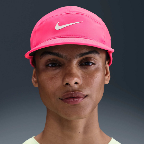 NIKE Dri-fit Unstructured Swoosh Cap Fly på