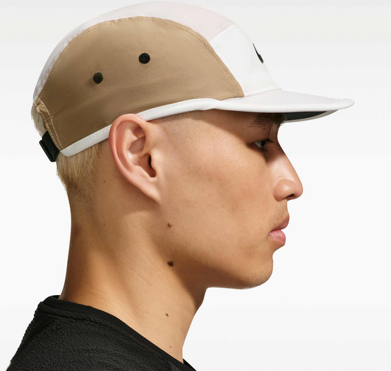 NIKE Dri-fit Unstructured Swoosh Cap Fly på